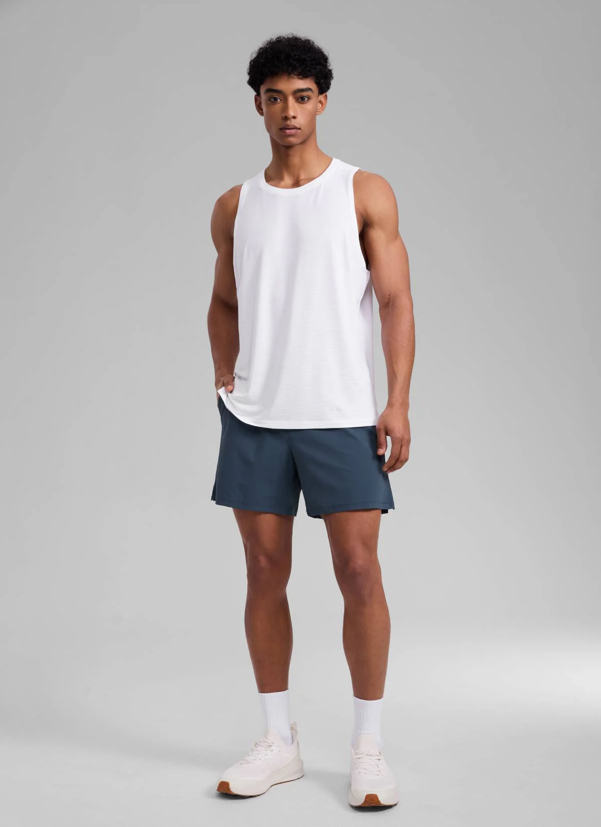 Lightweight Stretchy Athletic Workout Shorts with Zipper Pocket 5'' - Image 3