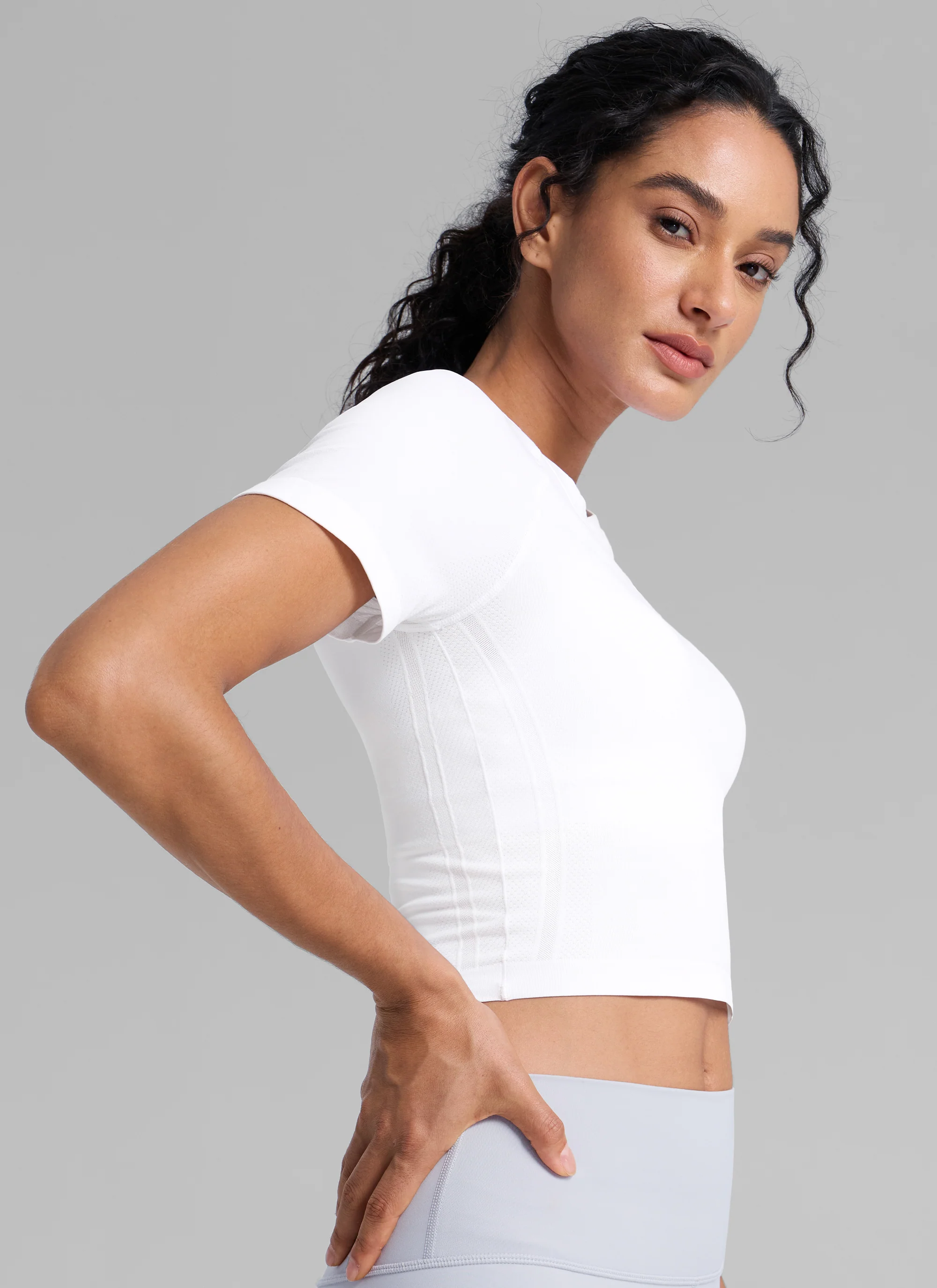 Seamless Crew Neck Cropped Short Sleeve - Image 15