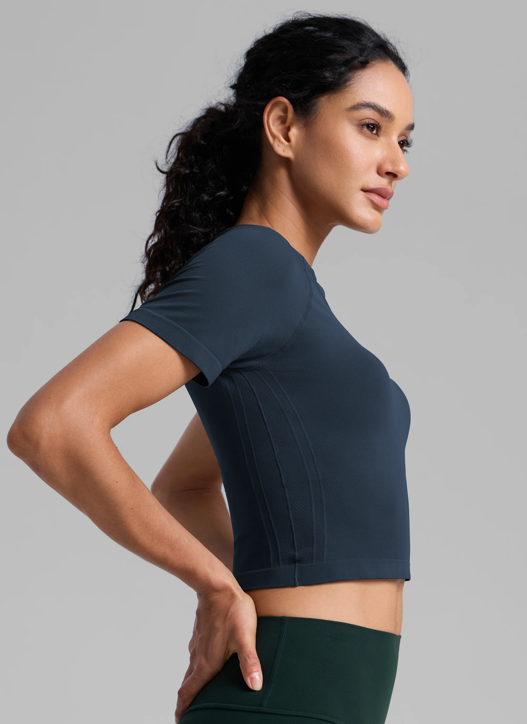Seamless Crew Neck Cropped Short Sleeve - Image 22
