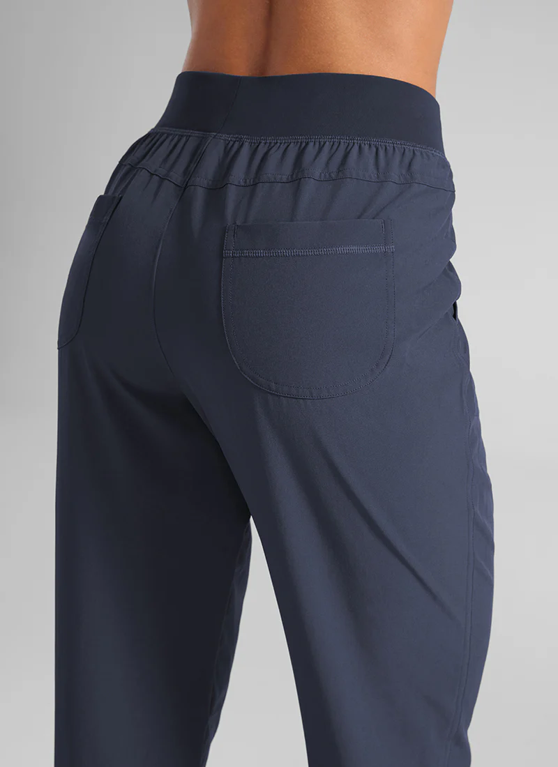 Feathery-Fit Drawstring Pocket Jogger 28'' - Image 19