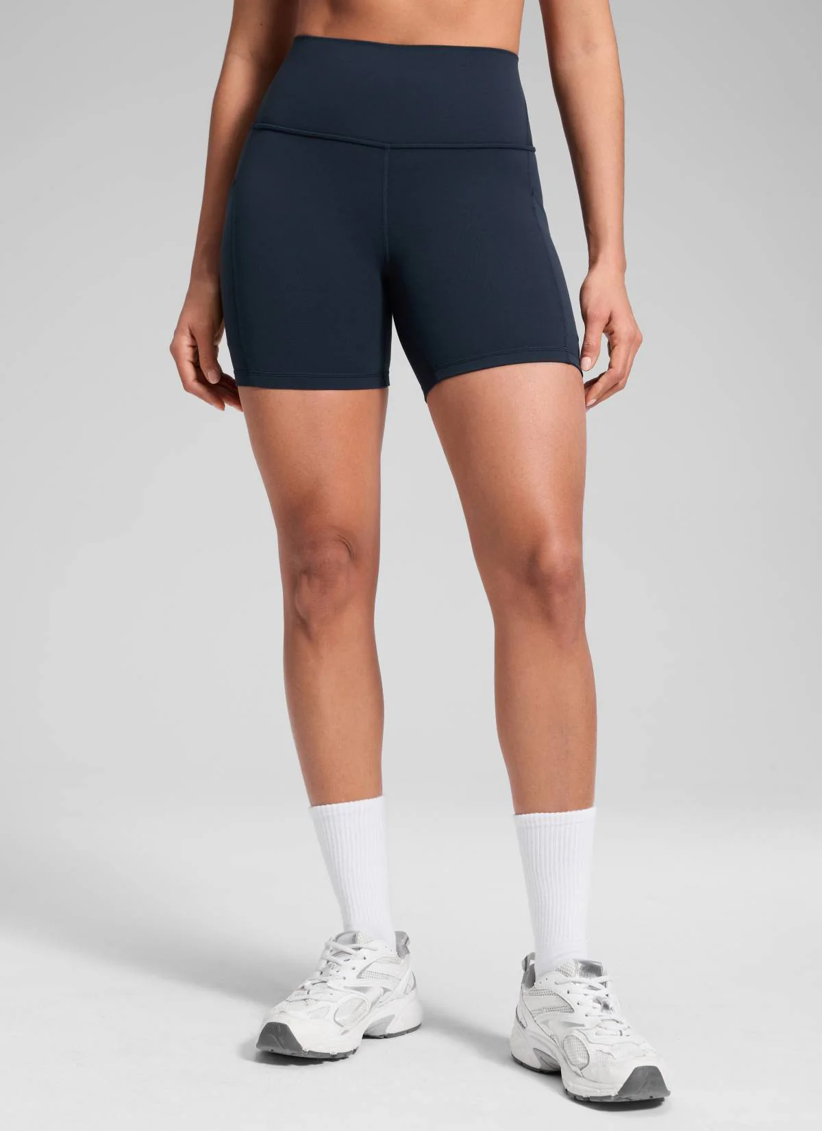 Butterluxe Pocket Yoga Shorts 5'' - Image 9