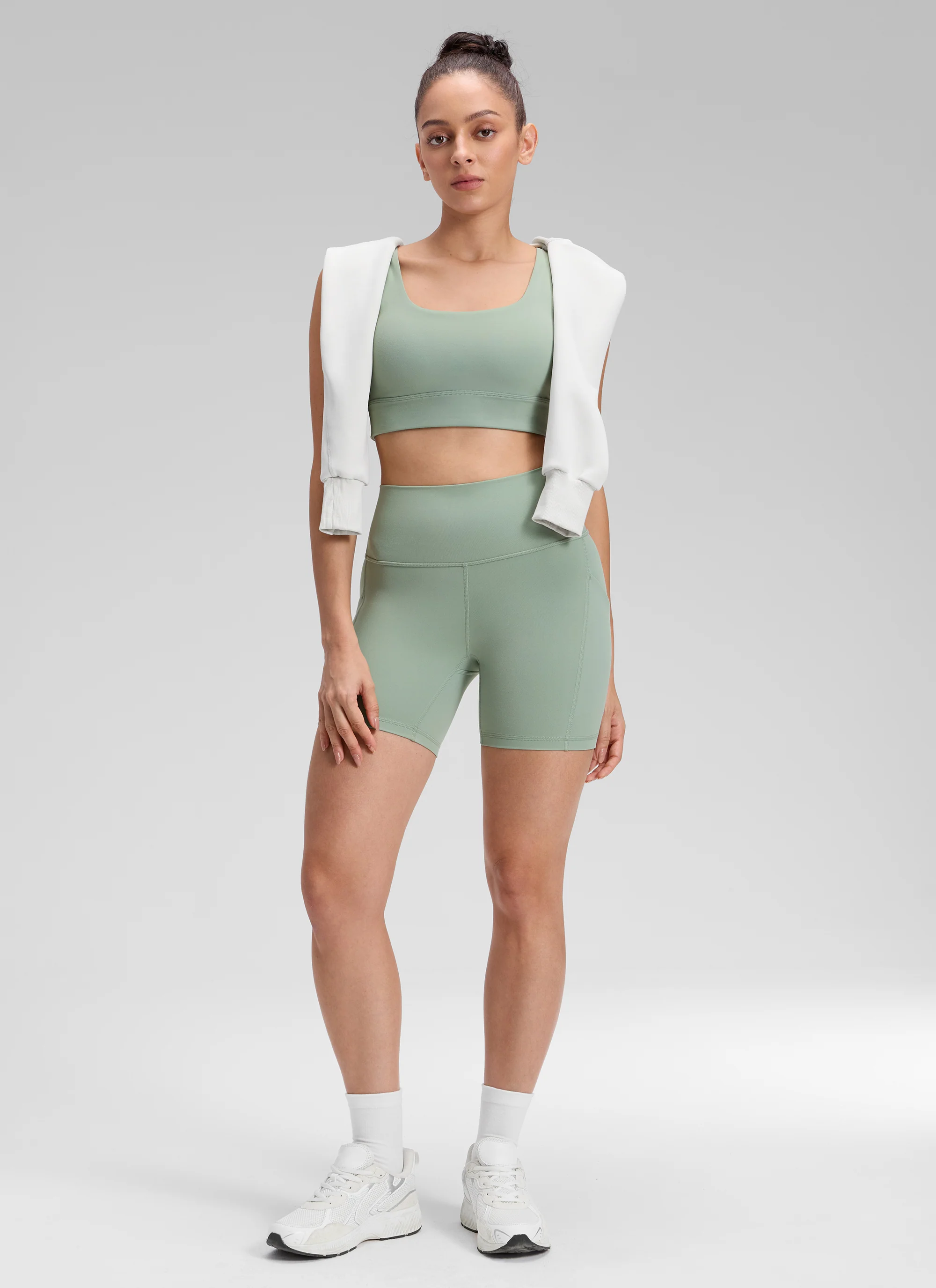 Butterluxe Pocket Yoga Shorts 5'' - Image 3