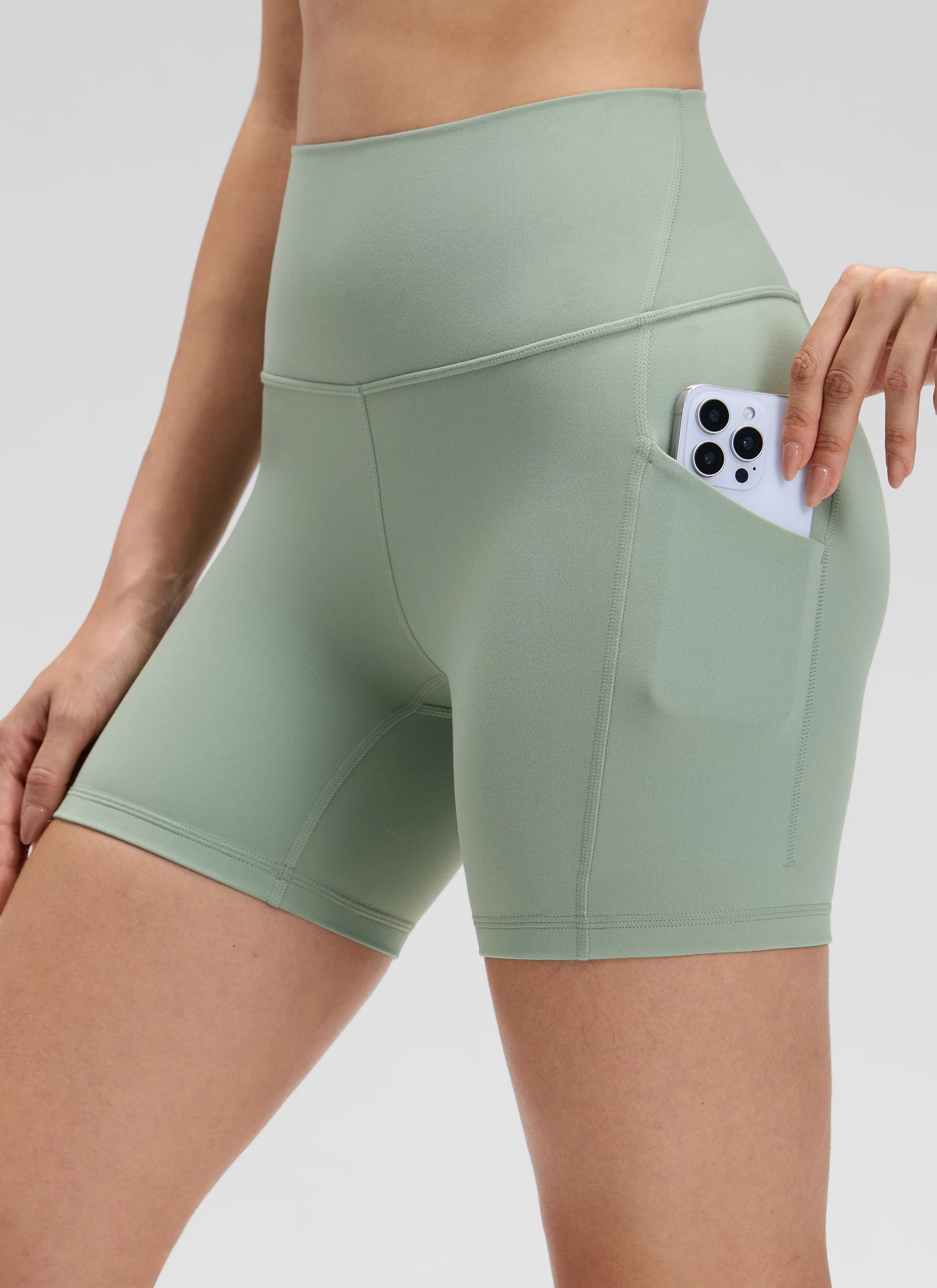 Butterluxe Pocket Yoga Shorts 5'' - Image 4