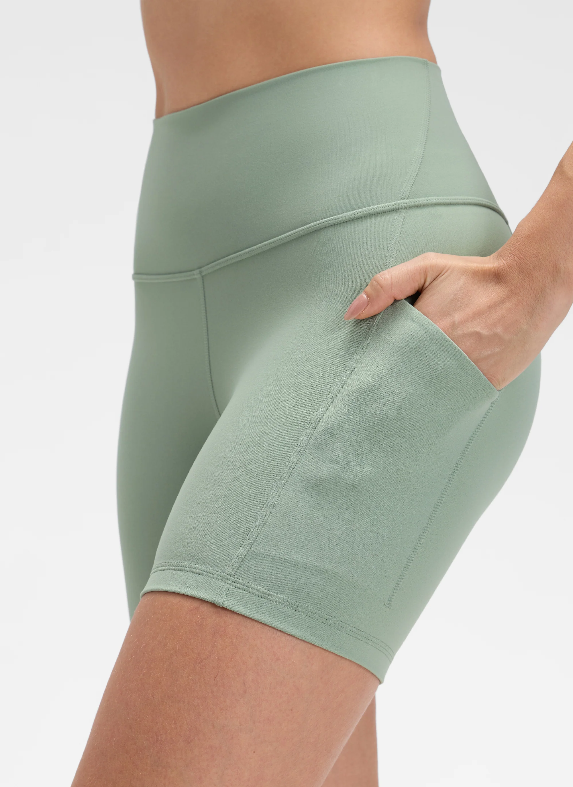 Butterluxe Pocket Yoga Shorts 5'' - Image 6