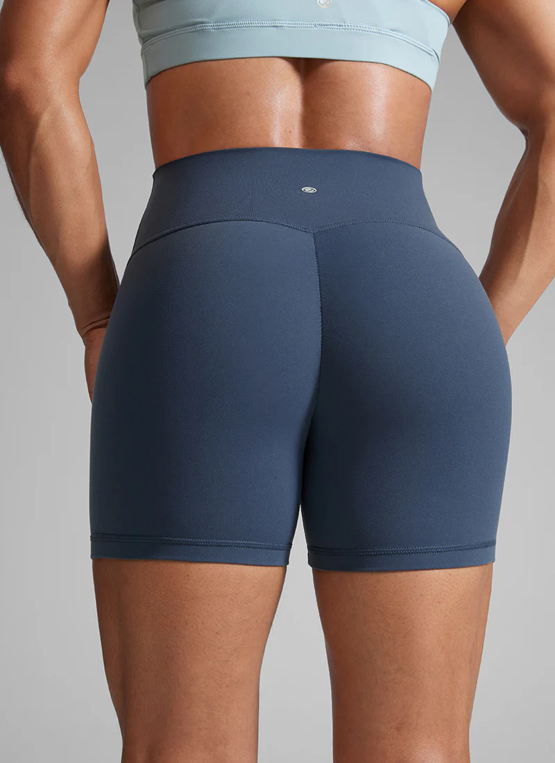 Secretsculpt™ No Front Seam Shorts 4'' - Image 10
