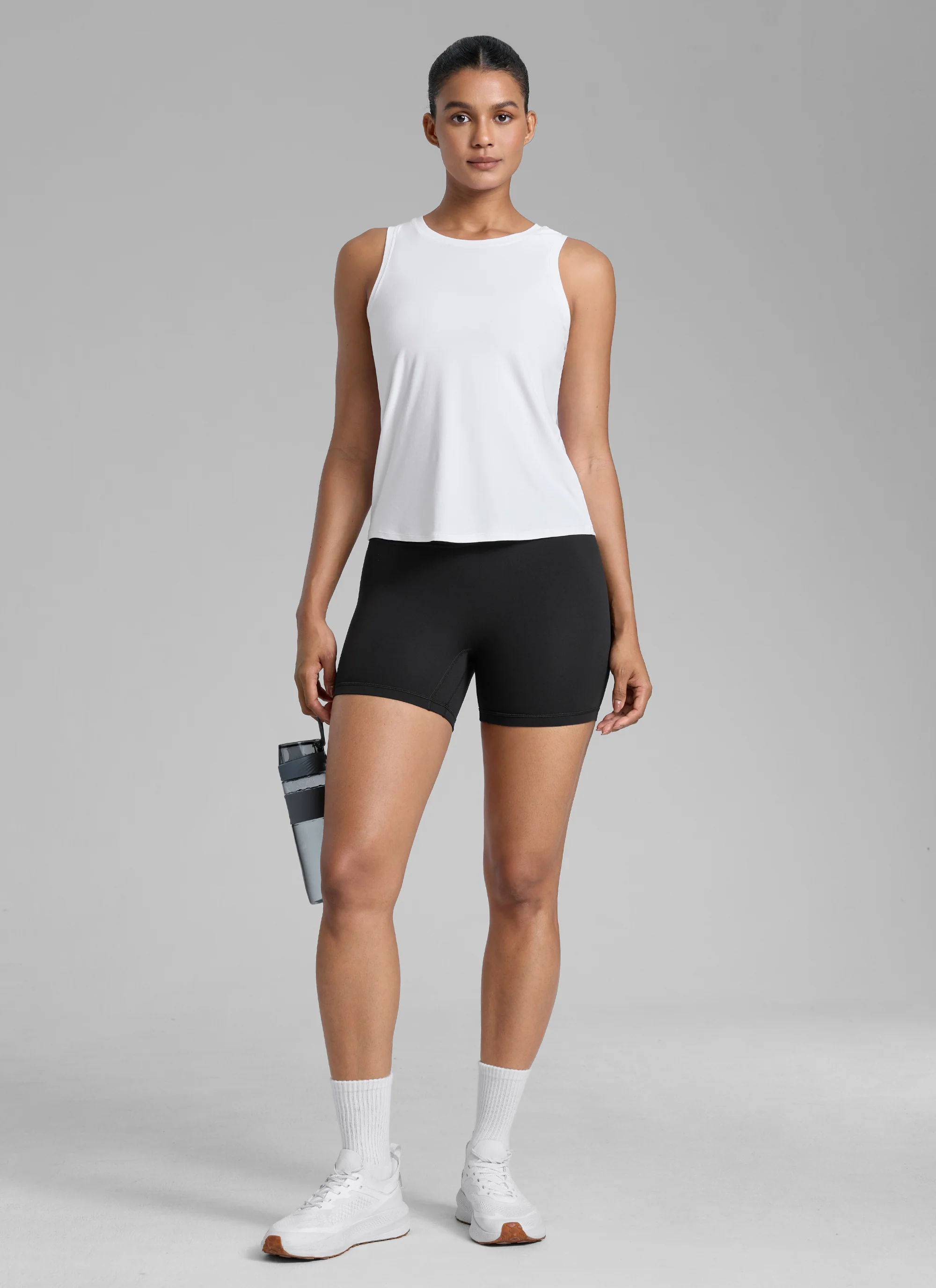 Secretsculpt™ No Front Seam Shorts 4'' - Image 3