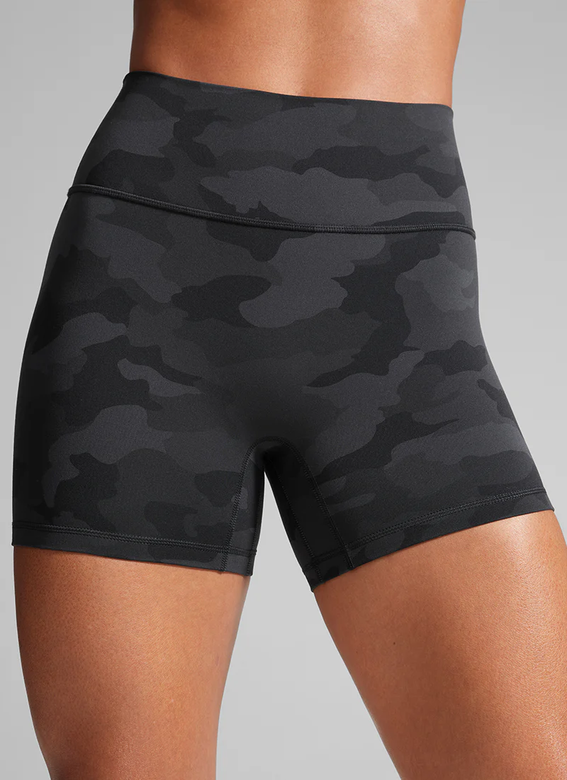 Secretsculpt™ No Front Seam Shorts 4'' - Image 33