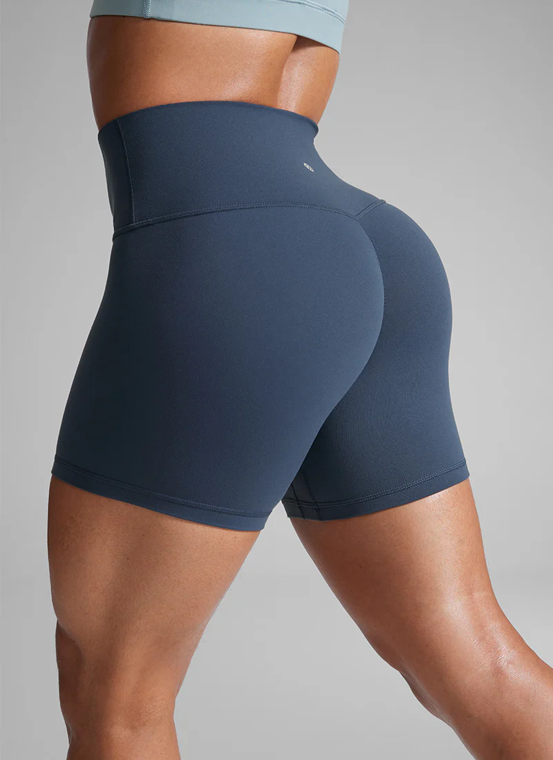 Secretsculpt™ No Front Seam Shorts 4'' - Image 9