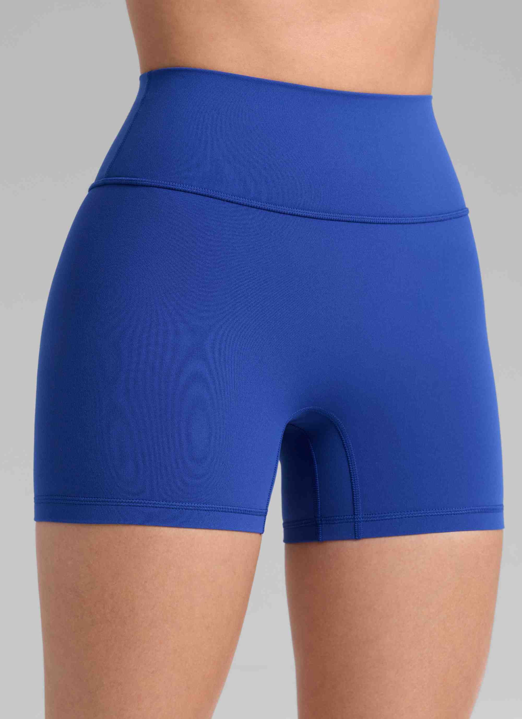 Secretsculpt™ No Front Seam Shorts 4'' - Image 10
