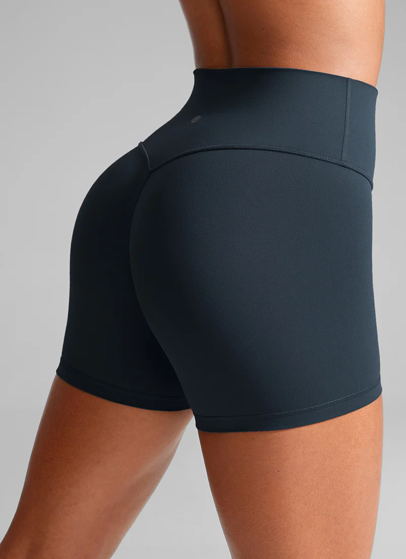 Secretsculpt™ No Front Seam Shorts 4'' - Image 15