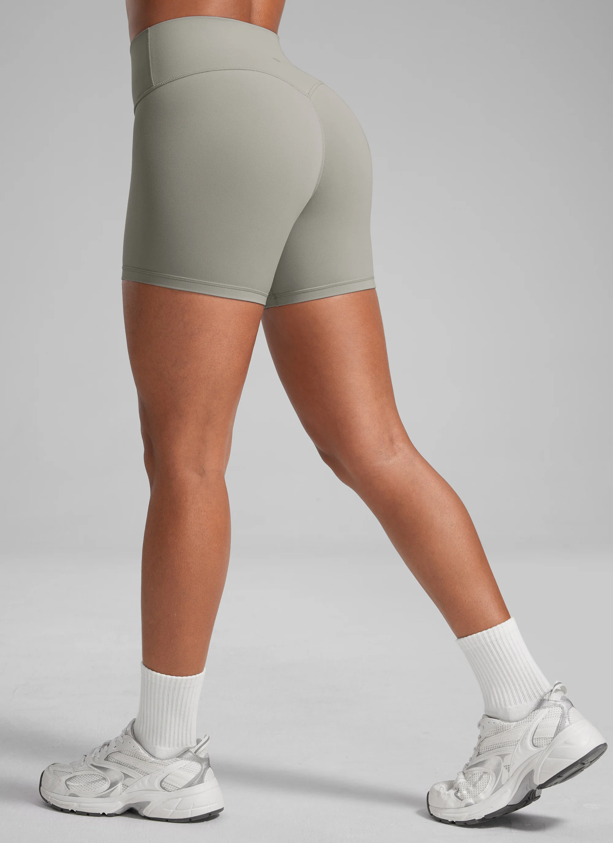 Secretsculpt™ No Front Seam Shorts 4'' - Image 20