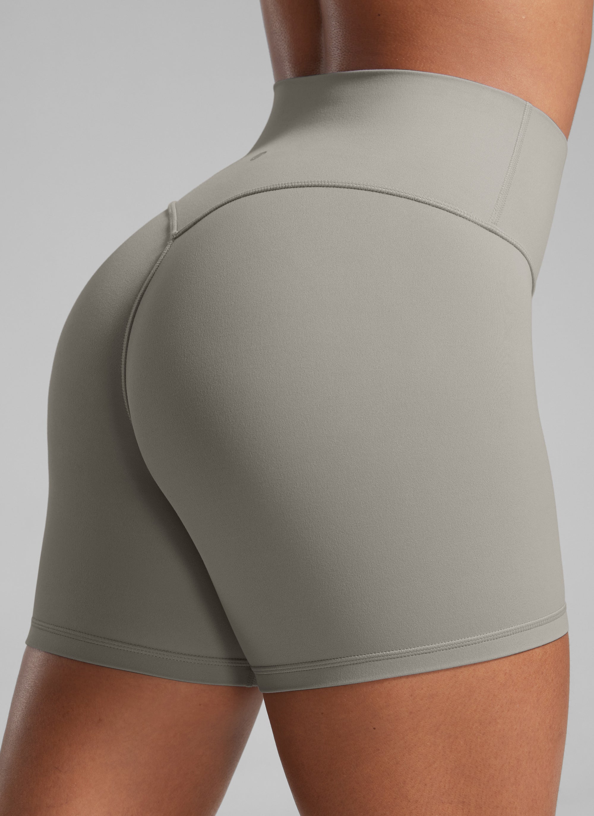 Secretsculpt™ No Front Seam Shorts 4'' - Image 22