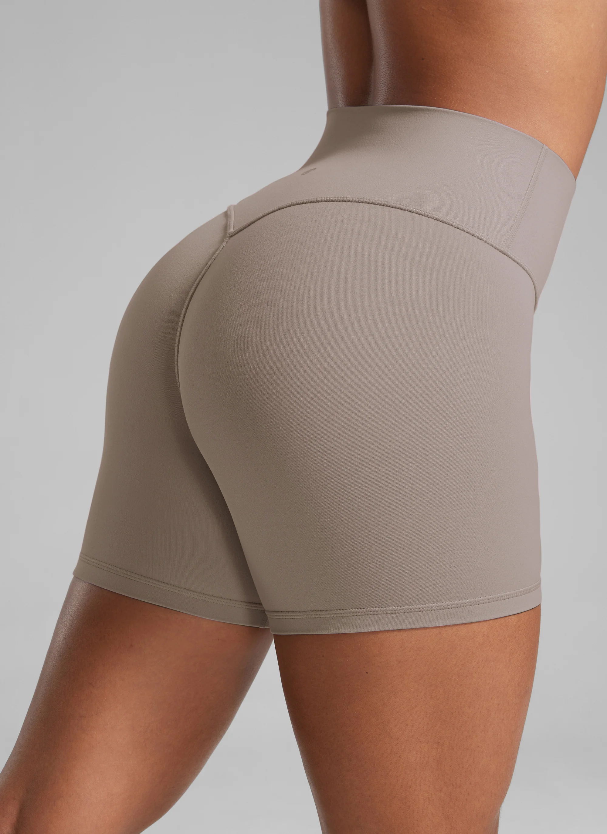 Secretsculpt™ No Front Seam Shorts 4'' - Image 29