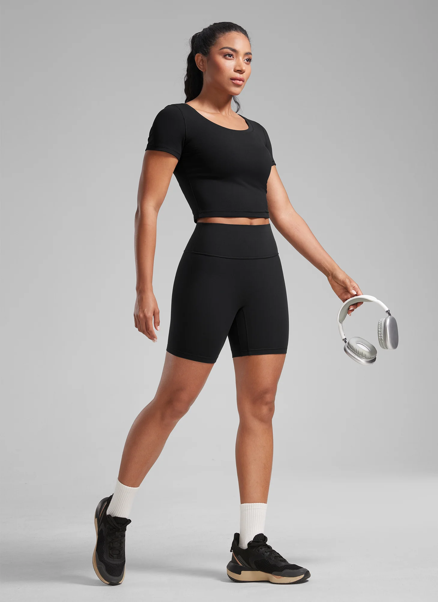 Secretsculpt™ No Front Seam Shorts 6'' - Image 10