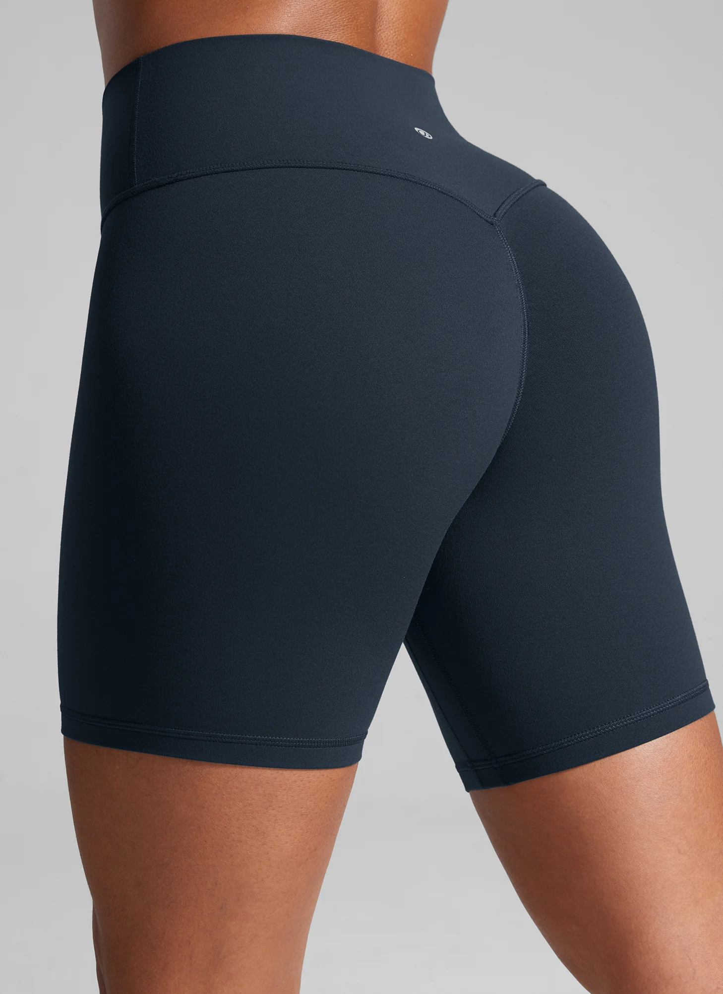 Secretsculpt™ No Front Seam Shorts 6'' - Image 14