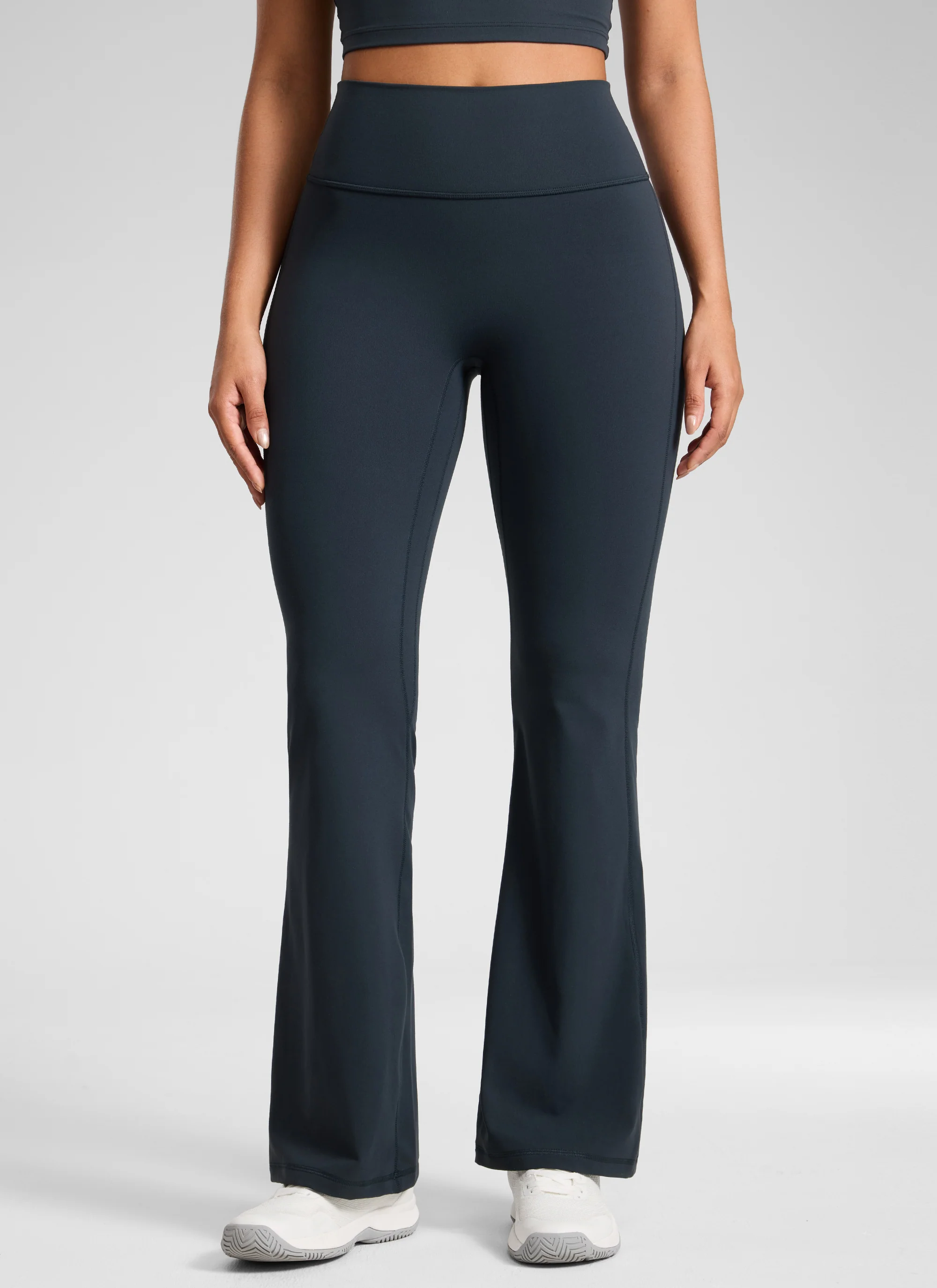Secretsculpt™ No Front Seam Flare Legging 31'' - Image 20
