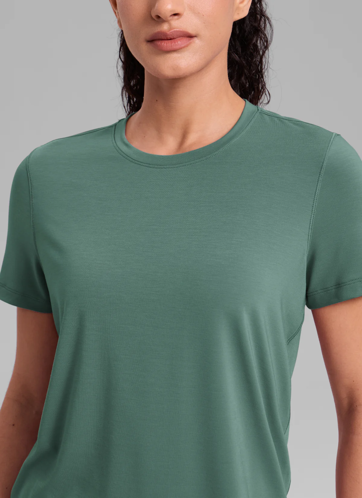 Quick Dry Crewneck Hip Length Short Sleeve - Image 4