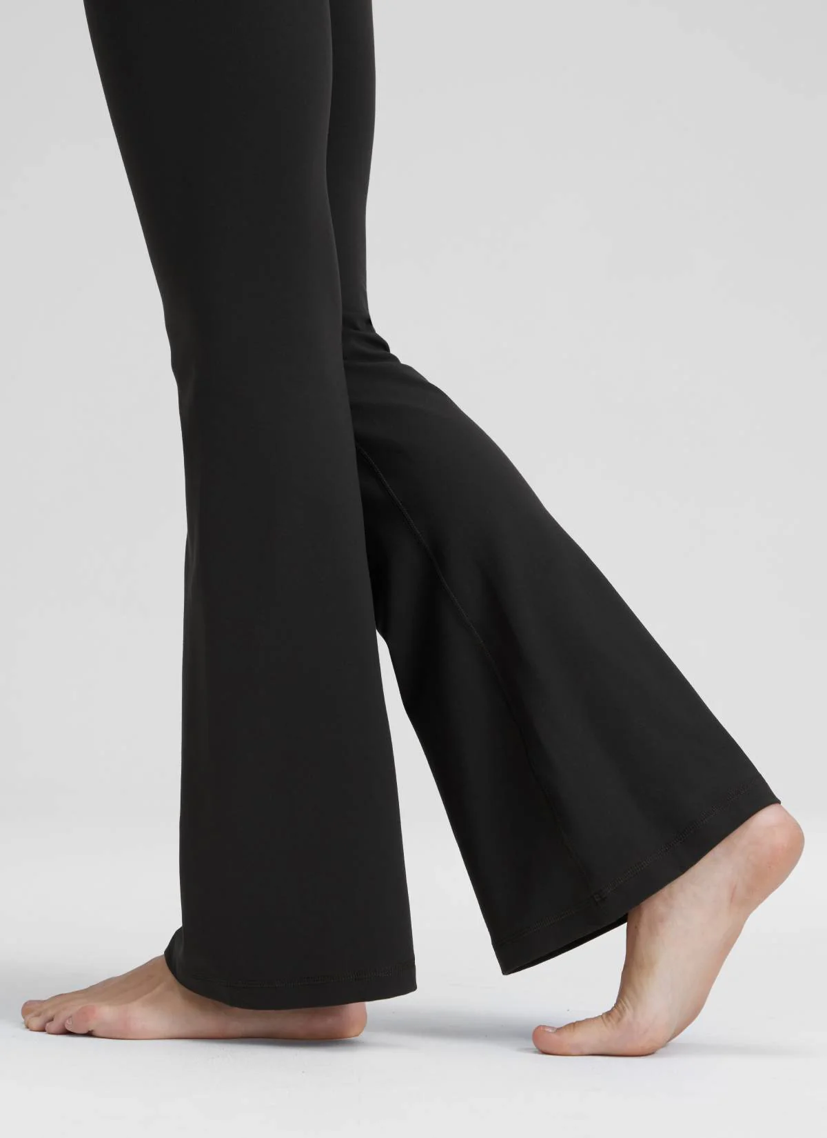 Butterluxe Crossover Flare Legging 31'' - Image 6