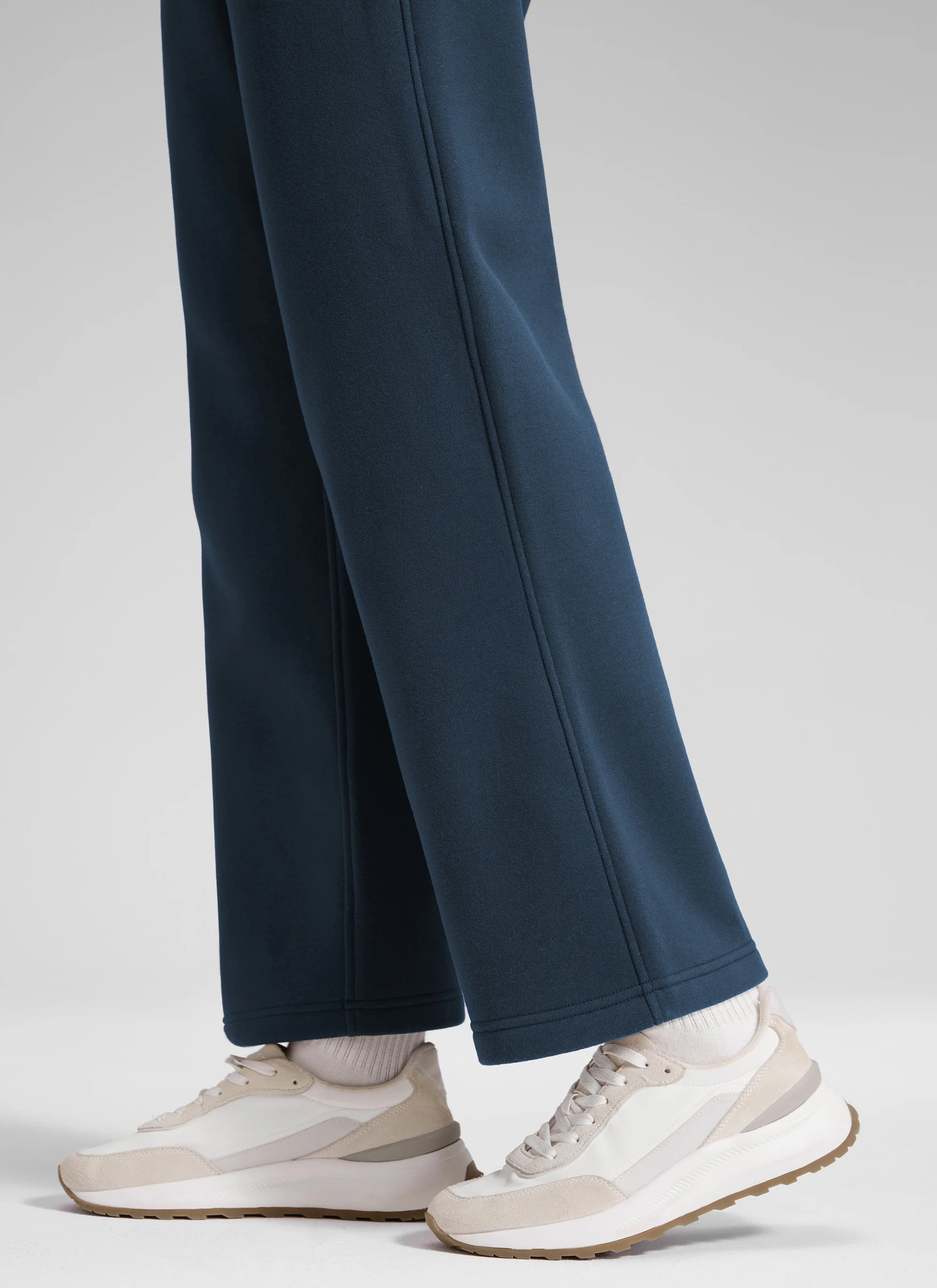 Fleece Lined Straight Leg Sweatpant 28'' - Image 4