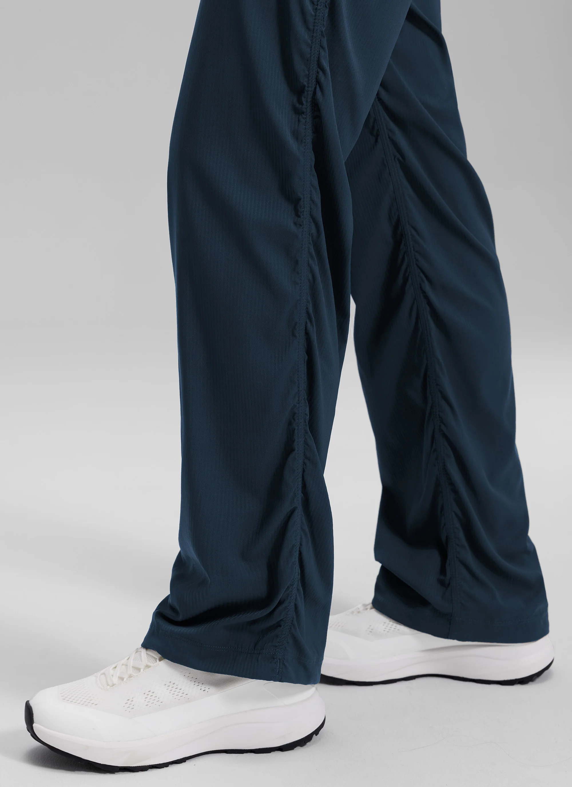 Lightweight Straight Leg Pocket Pant 32" - Image 4