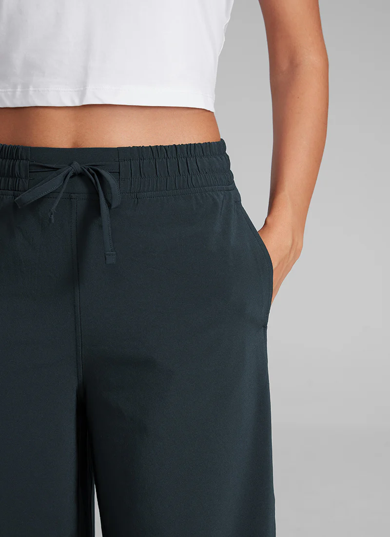 Feathery-Fit Soft Pocket High Rise Pant 25'' - Image 10