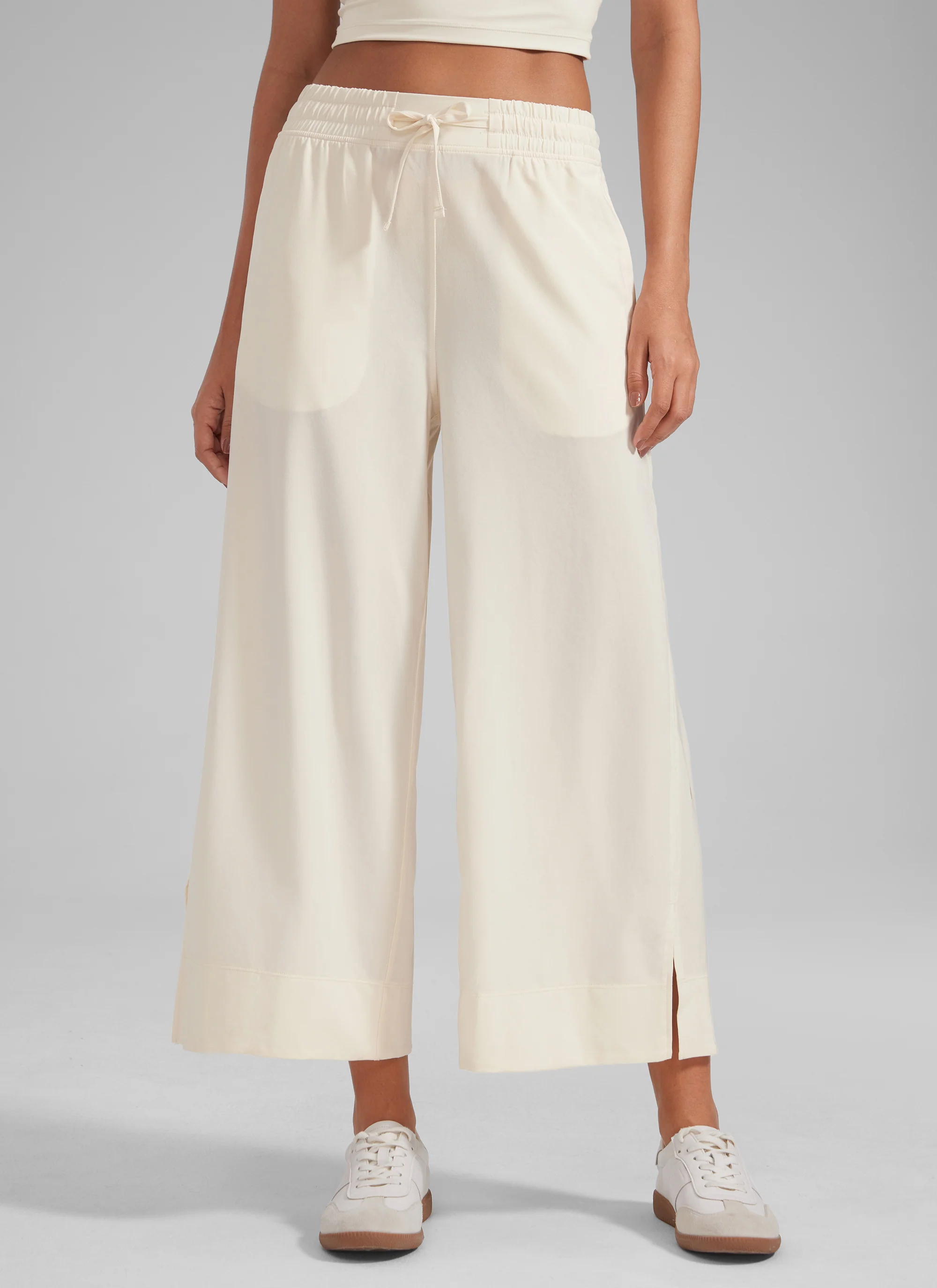 Feathery-Fit Soft Pocket High Rise Pant 25'' - Image 15