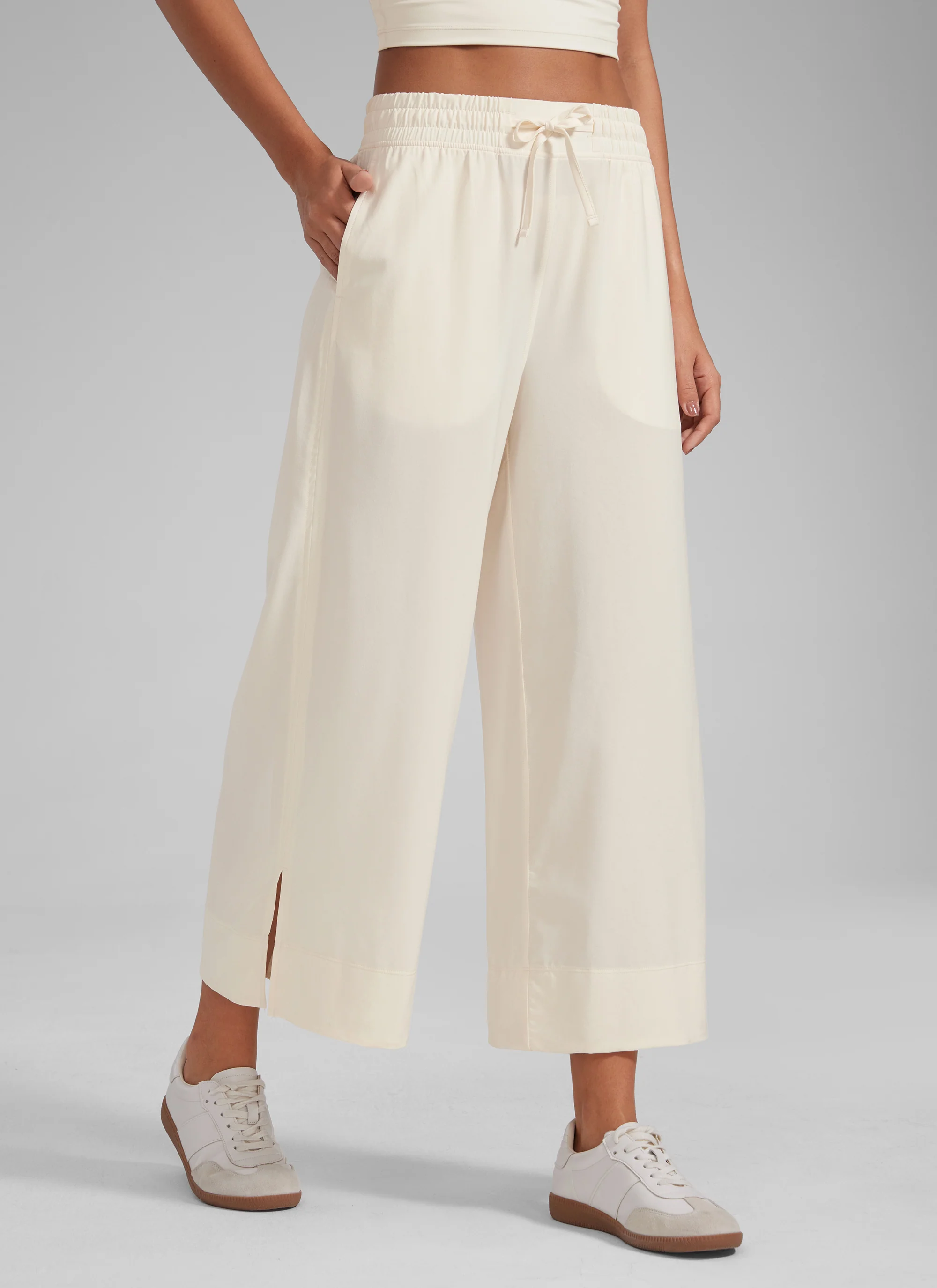 Feathery-Fit Soft Pocket High Rise Pant 25'' - Image 17