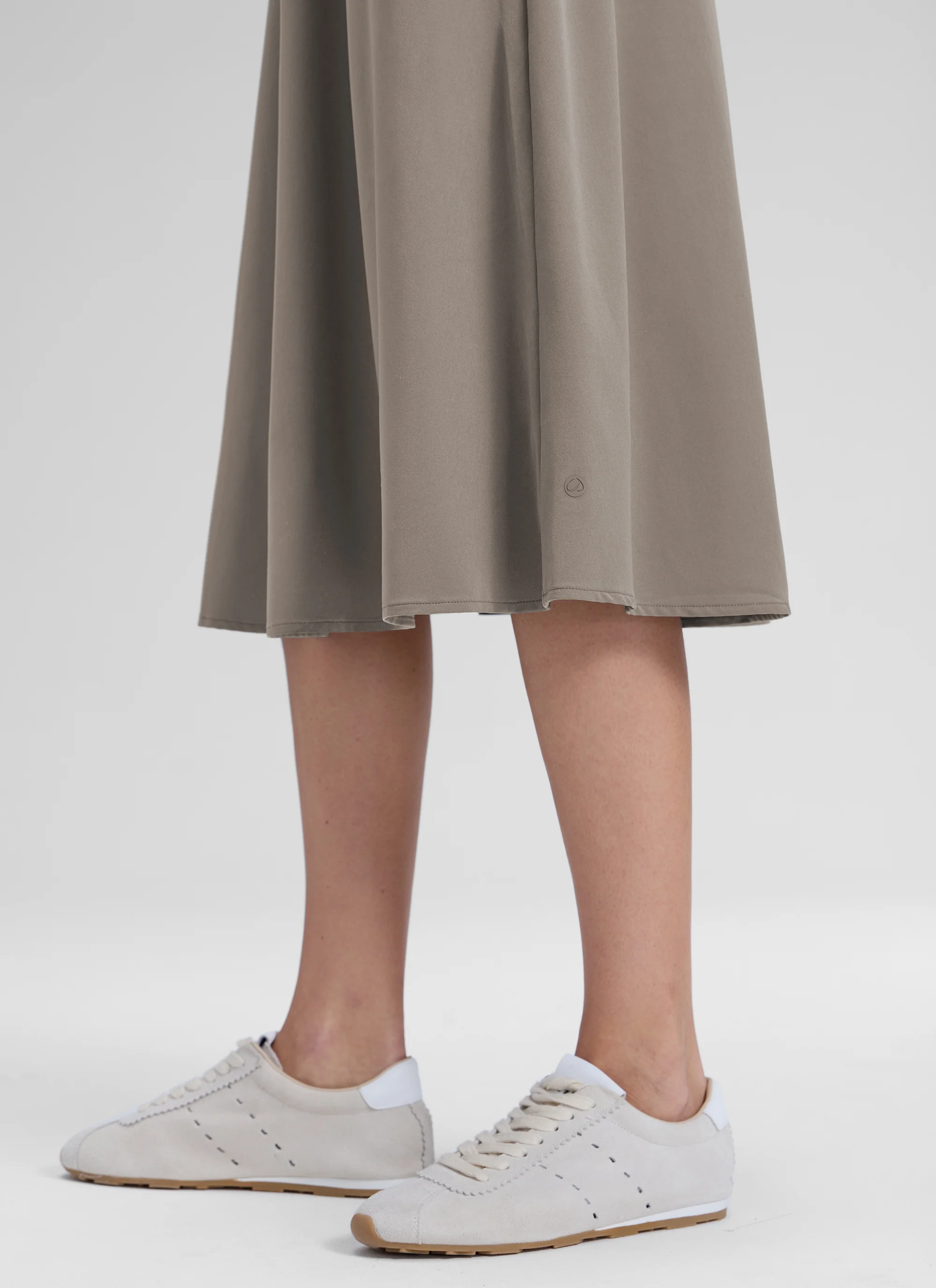 Feathery-Fit Drapey Pockets Midi Skirt - Image 27