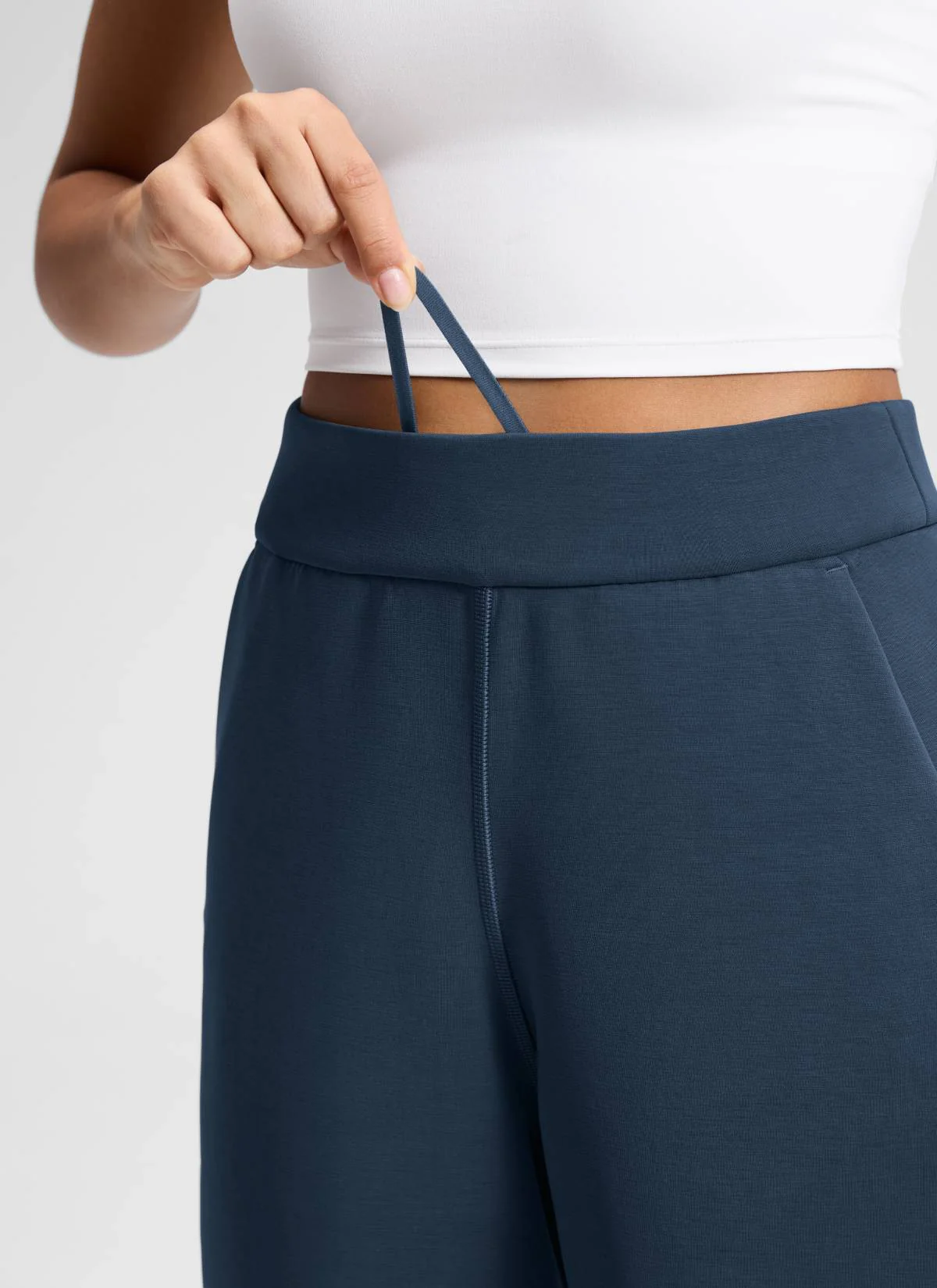 SoftAura Wide Leg Cropped Sweatpant 25" - Image 4