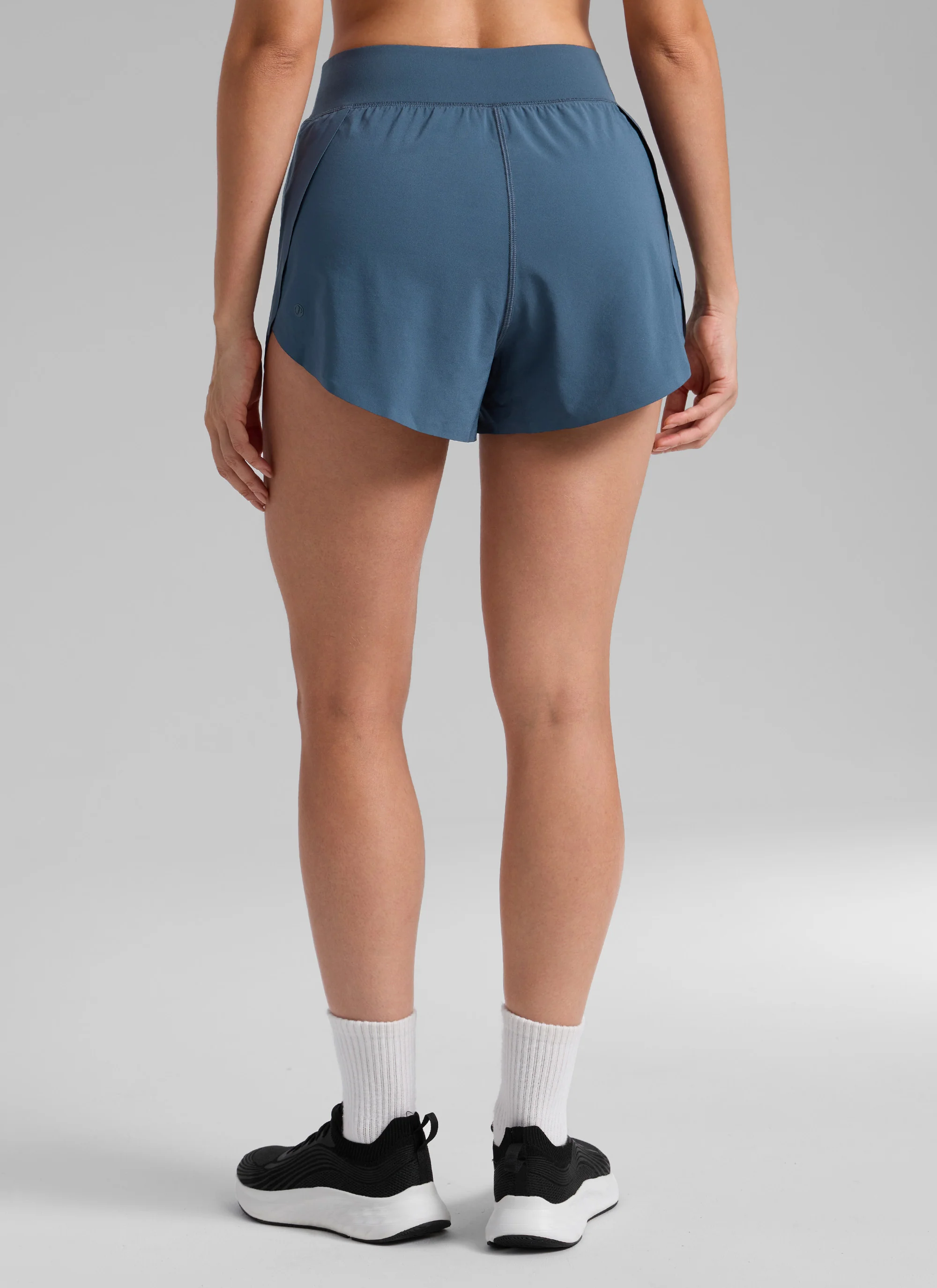 Feathery-Fit Soft Dolphin Lined Shorts 3'' - Image 2