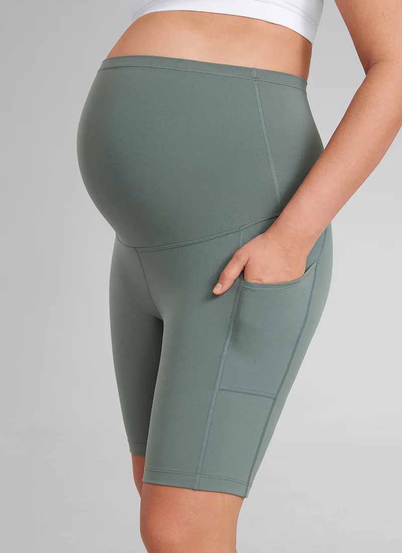 Butterluxe Maternity Pocket Shorts 8'' - Image 3