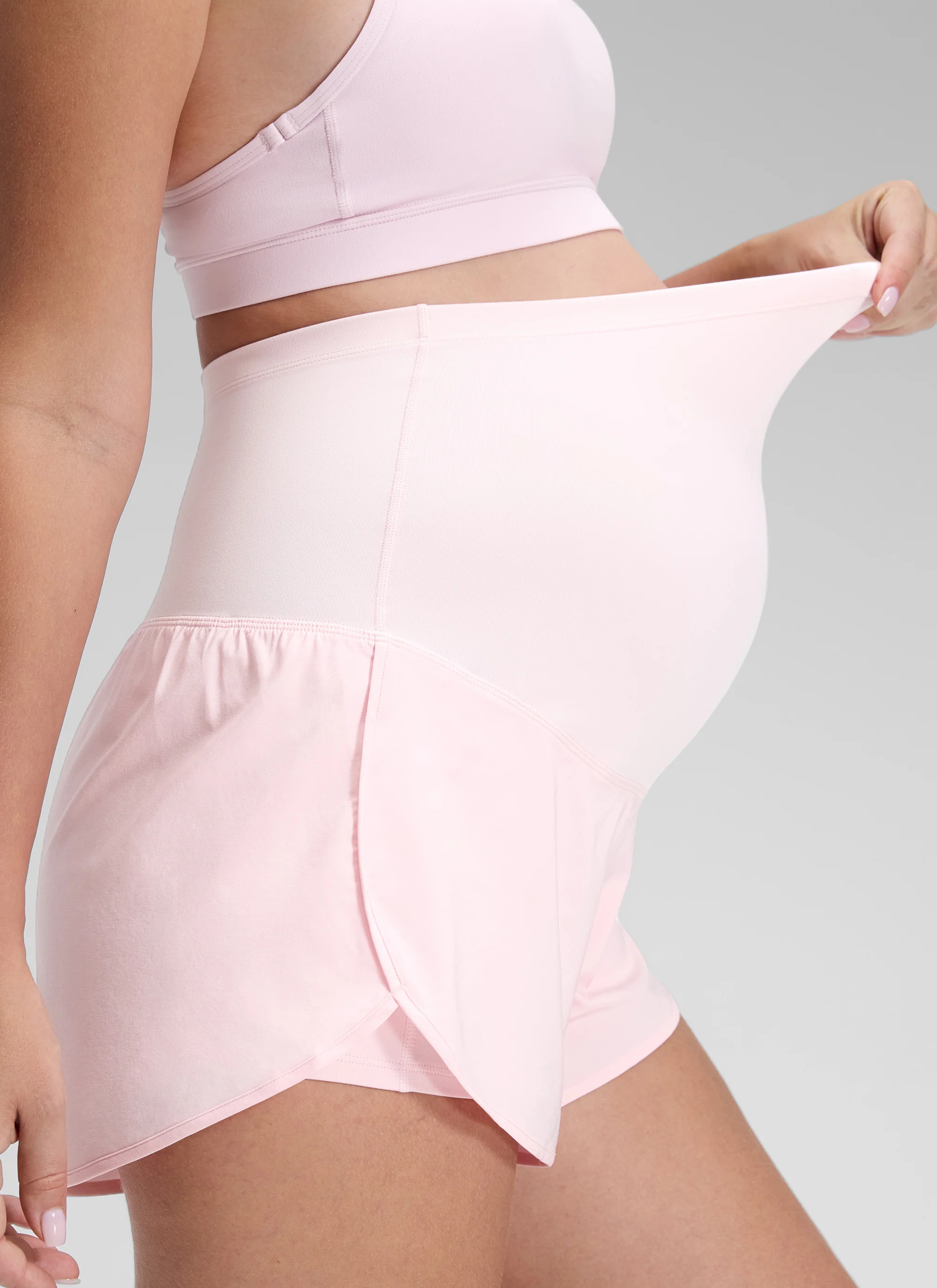 Feathery-Fit Soft 2 in 1 Maternity Shorts 3'' - Image 9